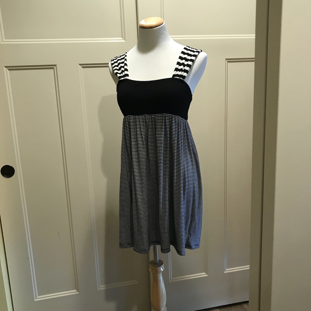 Striped Black & white short dress